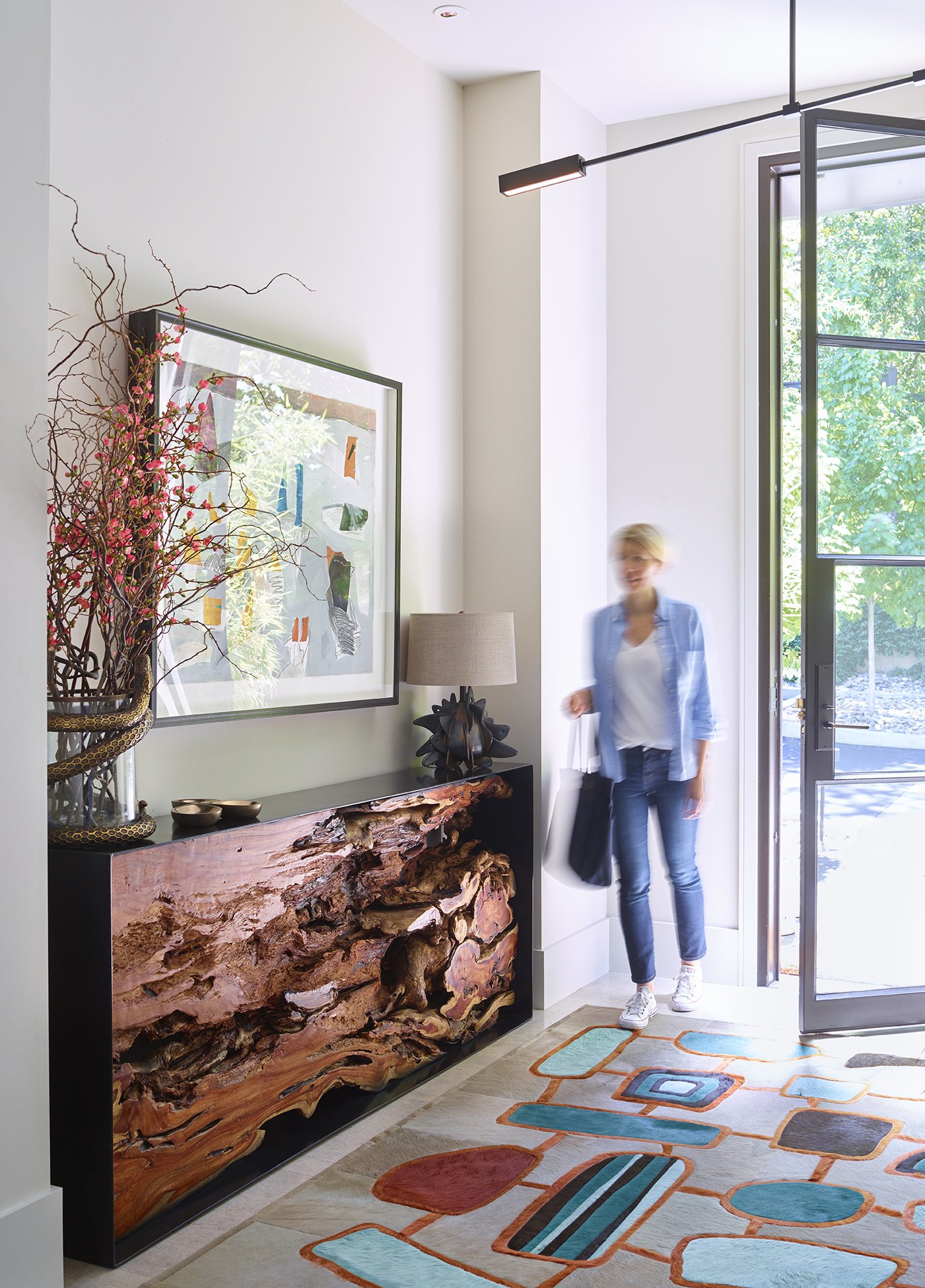 Creating a Stylish and Inviting Entryway