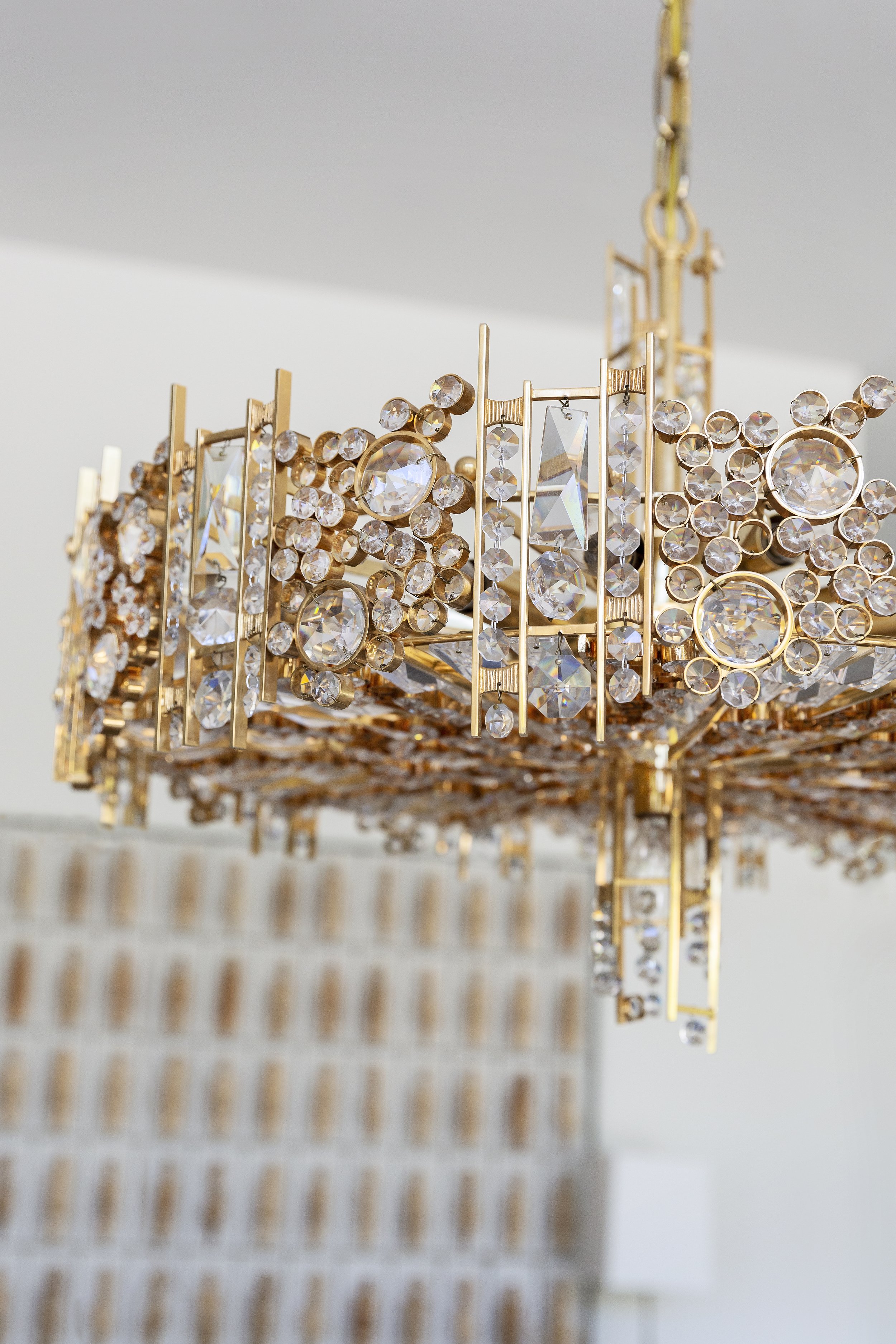 Lighting as Jewelry: Statement Fixtures that Elevate Any Room